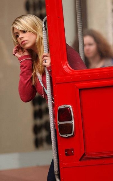 Keywords: Doctor Who;Rose Tyler;London;Rose;Billie Piper;Billie;London Bus;Series One;Season One;Ninth Doctor